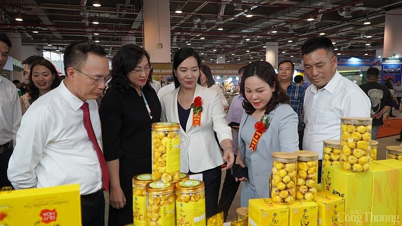 Đặc sắc các gian hàng tại Hội chợ triển lãm hàng công nghiệp, nông thôn khu vực phía Bắc Đặc sắc các gian hàng tại Hội chợ Triển lãm hàng công nghiệp nông thôn khu vực phía Bắc