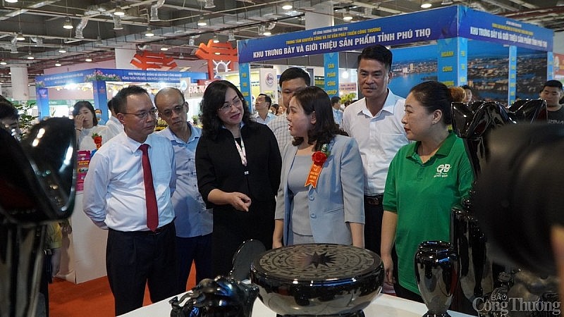 Đặc sắc các gian hàng tại Hội chợ triển lãm hàng công nghiệp, nông thôn khu vực phía Bắc Đặc sắc các gian hàng tại Hội chợ Triển lãm hàng công nghiệp nông thôn khu vực phía Bắc
