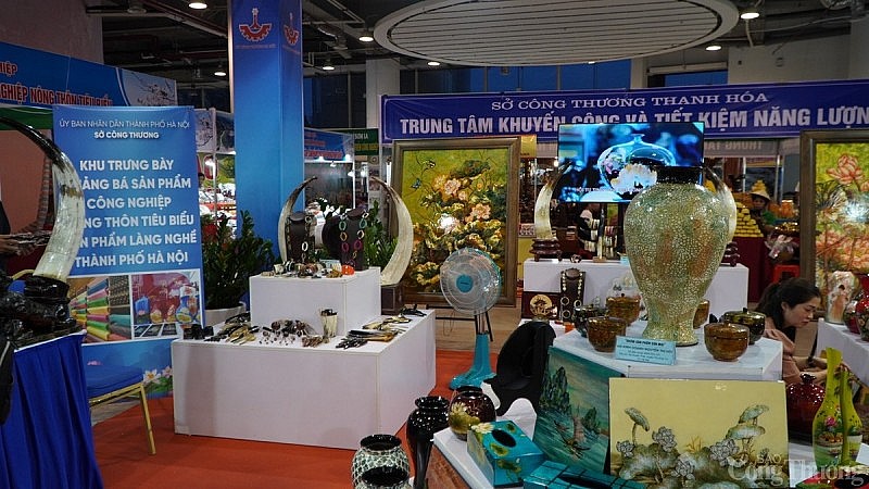 Đặc sắc các gian hàng tại Hội chợ triển lãm hàng công nghiệp, nông thôn khu vực phía Bắc Đặc sắc các gian hàng tại Hội chợ Triển lãm hàng công nghiệp nông thôn khu vực phía Bắc
