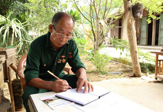 Cựu chiến binh Hoàng Văn Nguyên nêu gương sáng đời thường