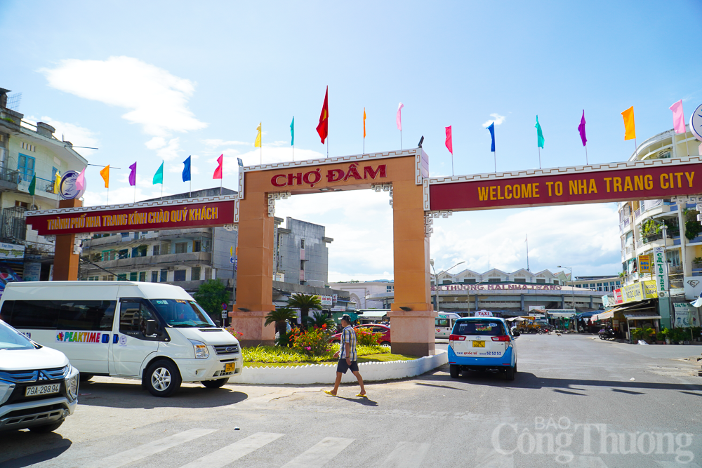 Cận cảnh Chợ Đầm tròn Nha Trang sau hơn 50 năm tồn tại Cận cảnh Chợ Đầm tròn Nha Trang sau hơn 50 năm tồn tại