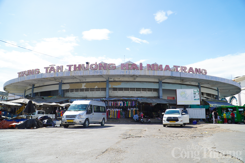 Cận cảnh Chợ Đầm tròn Nha Trang sau hơn 50 năm tồn tại Cận cảnh Chợ Đầm tròn Nha Trang sau hơn 50 năm tồn tại