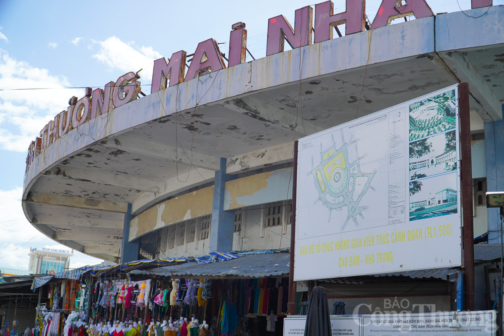 Cận cảnh Chợ Đầm tròn Nha Trang sau hơn 50 năm tồn tại Cận cảnh Chợ Đầm tròn Nha Trang sau hơn 50 năm tồn tại
