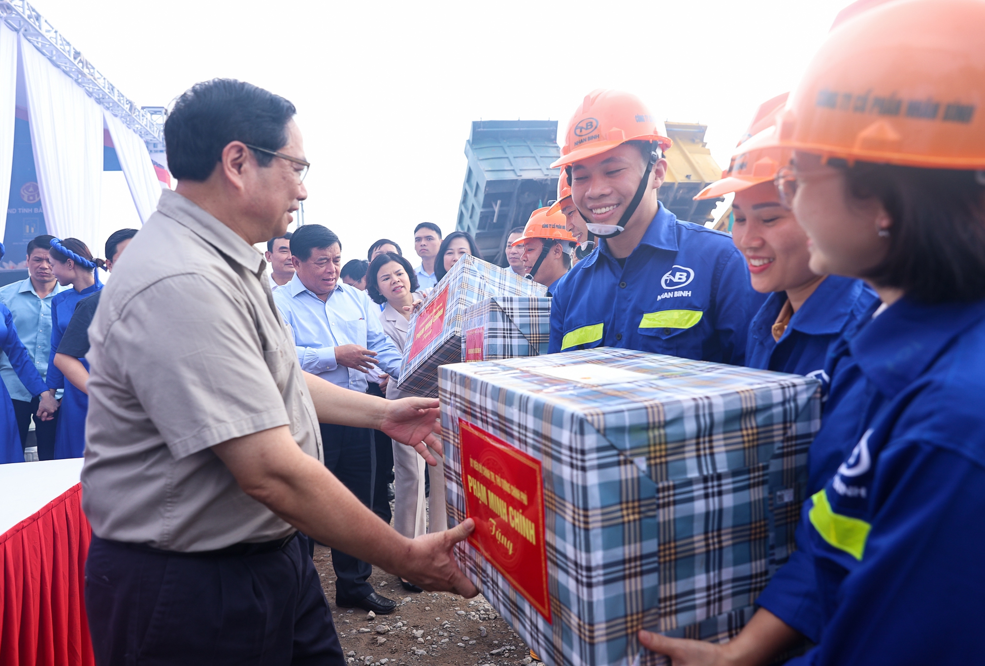 Thủ tướng dự lễ khởi công 3 tuyến đường có ý nghĩa lớn với Bắc Ninh và Hà Nội - Ảnh 3.