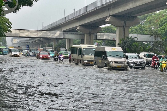 Thời tiết Hà Nội hôm nay 13/9/2023: Hà Nội cục bộ có mưa to