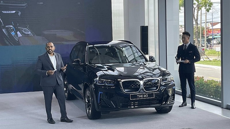 BMW iX3