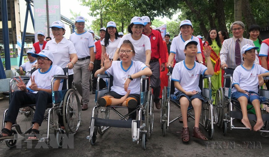 62 năm thảm họa da cam ở Việt Nam: Chung tay xoa dịu nỗi đau da cam 62 năm thảm họa da cam ở Việt Nam: Chung tay xoa dịu nỗi đau da cam