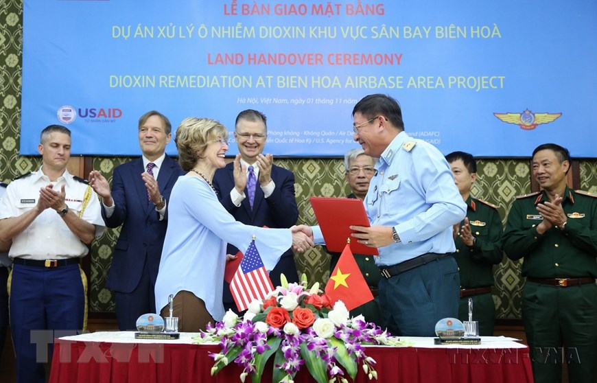 62 năm thảm họa da cam ở Việt Nam: Chung tay xoa dịu nỗi đau da cam 62 năm thảm họa da cam ở Việt Nam: Chung tay xoa dịu nỗi đau da cam