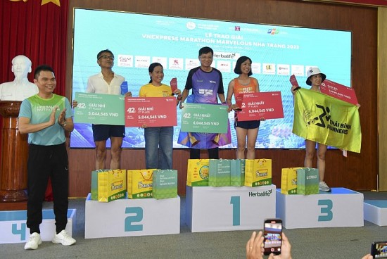 giai vnexpress marathon marvelous nha trang 2023 thu hut hon 11000 van dong vien tham gia