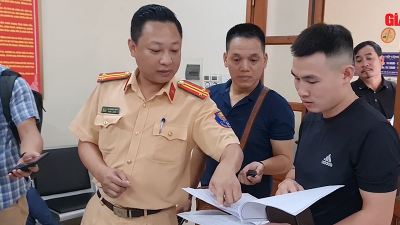 Ngày đầu cấp biển số định danh, áp dụng quản lý “biển số theo người”