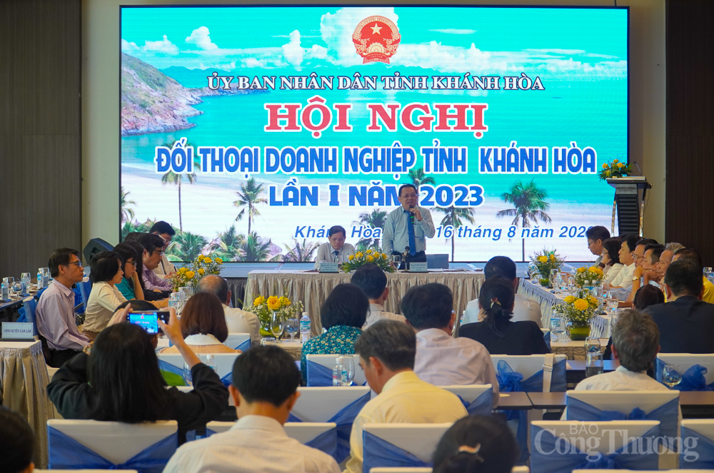 Chủ tịch UBND tỉnh Khánh Hòa đối thoại với doanh nghiệp