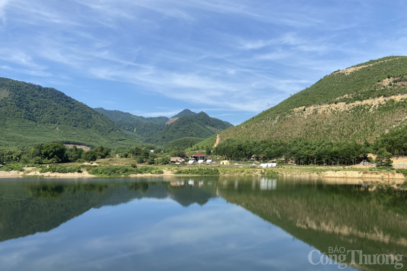 Chung tay cùng người Cơ Tu giữ rừng