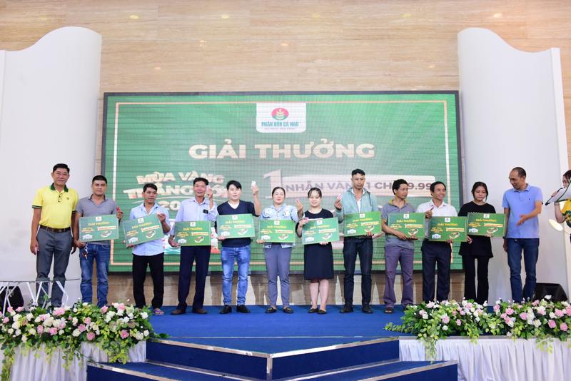 Mùa Vàng thắng lớn 2023 đã trao hơn 500 giải nhẫn vàng 1 chỉ 99.99