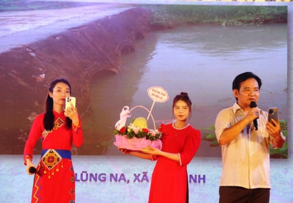 đấu giá na Chi Lăng