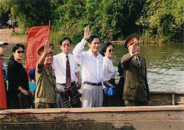dai tuong vo nguyen giap voi con song tuoi tho