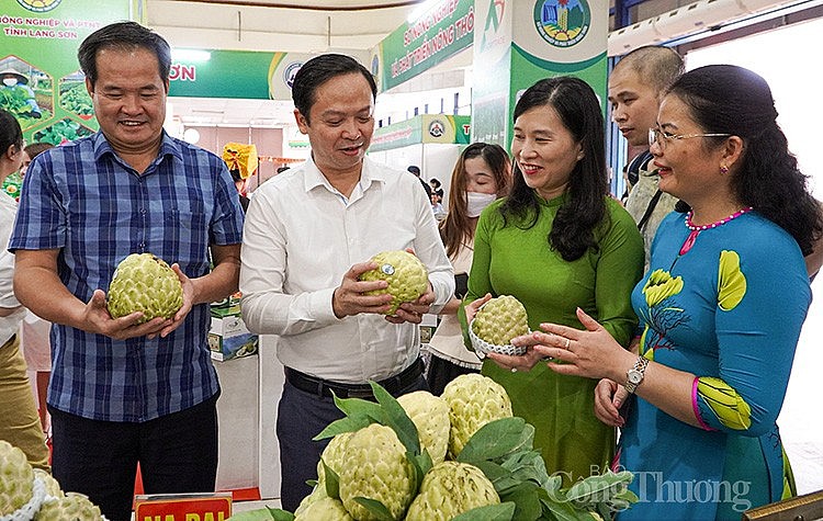 Bà Trần Thanh Nhàn, Bí thư Huyện ủy Chi Lăng (Lạng Sơn) cho biết, người dân Chi Lăng ngày càng nâng cao trình độ canh tác, tạo ra những trái na có chất lượng thơm ngon, trái to đều.