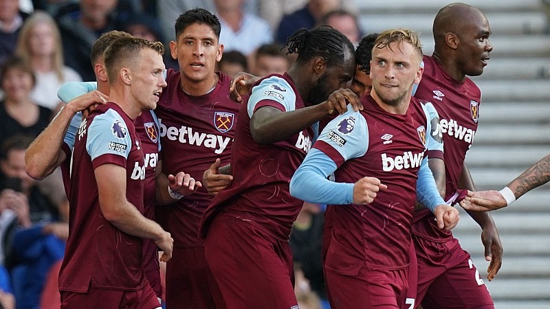 Bảng xếp hạng vòng 3 Ngoại hạng Anh ngày 27/8: West Ham chiếm ngôi đầu, Manchester United áp sát Arsenal