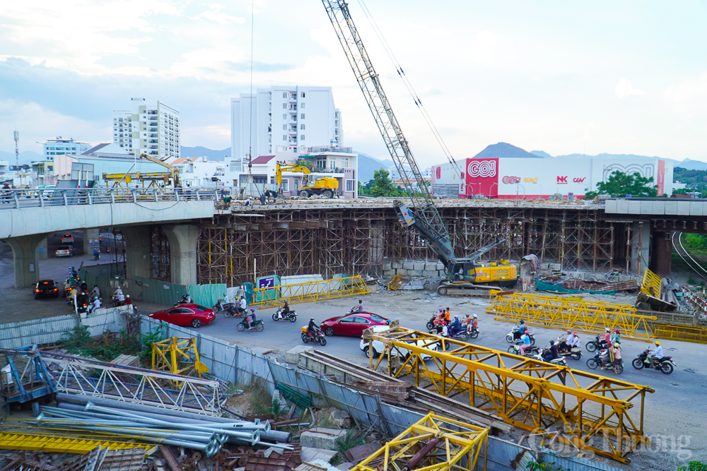 Nút giao thông hơn 1.300 tỷ đồng tại Nha Trang trước ngày thông xe