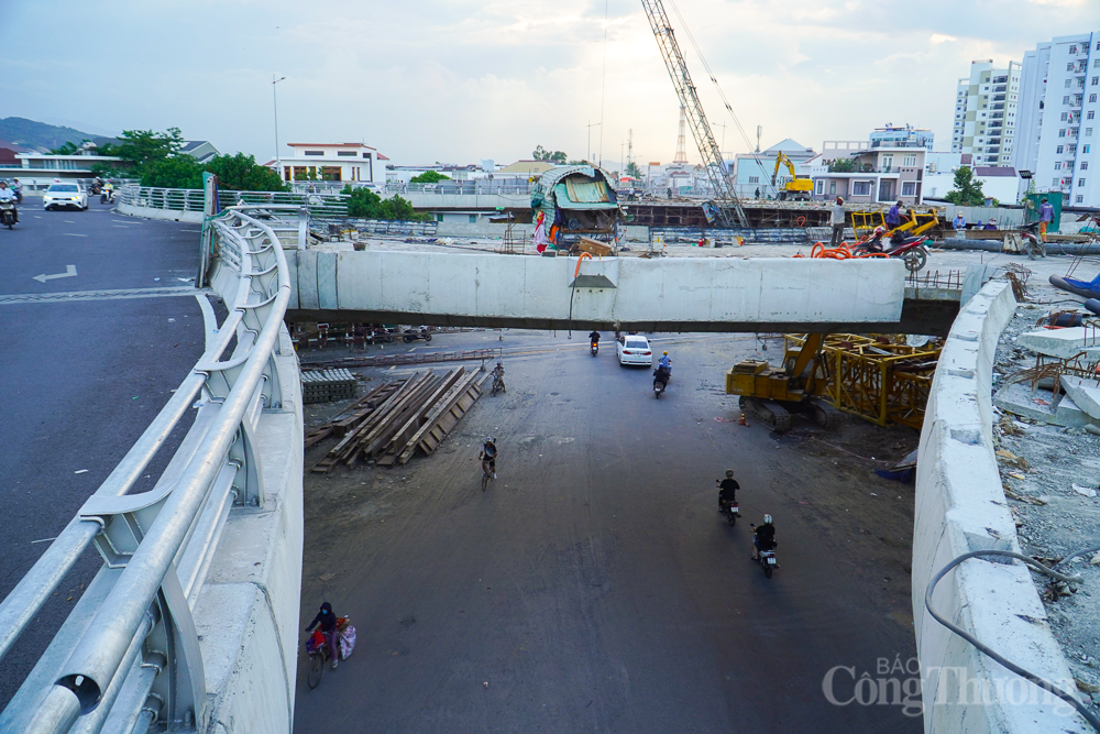 Nút giao thông hơn 1.300 tỷ đồng tại Nha Trang trước ngày thông xe