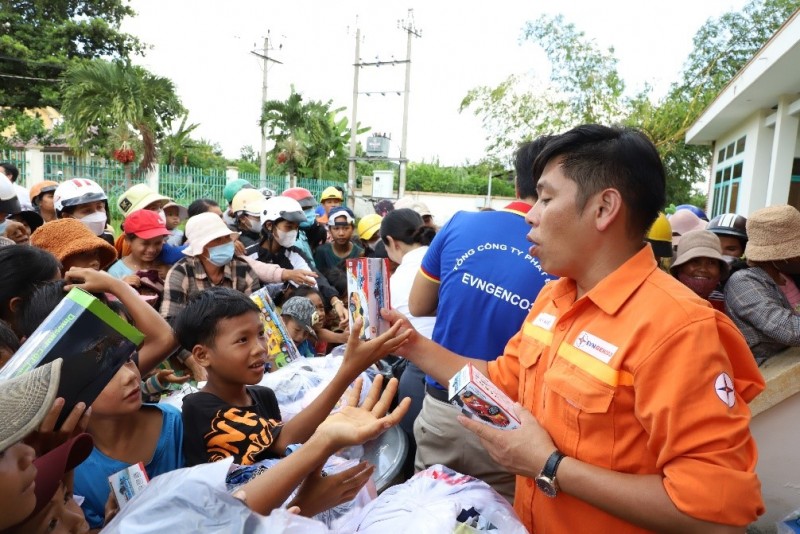 Nhiều hoạt động trao gửi yêu thương đến với học sinh tại tỉnh Đắk Lắk và Đắk Nông