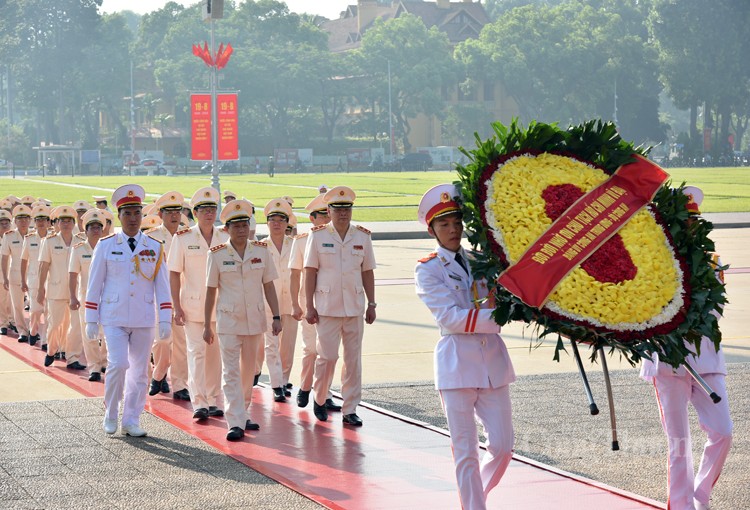 Lãnh đạo Đảng, Nhà nước vào Lăng viếng Chủ tịch Hồ Chí Minh nhân dịp Quốc khánh 2/9