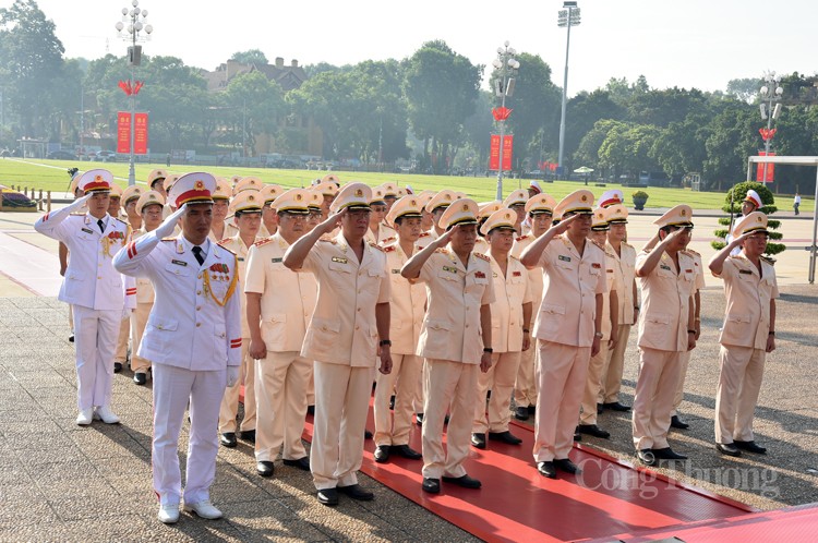 Lãnh đạo Đảng, Nhà nước vào Lăng viếng Chủ tịch Hồ Chí Minh nhân dịp Quốc khánh 2/9