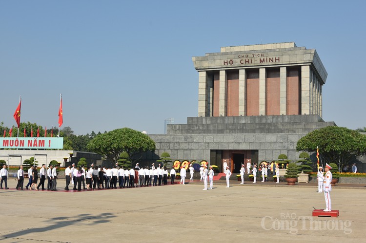 Lãnh đạo Đảng, Nhà nước vào Lăng viếng Chủ tịch Hồ Chí Minh nhân dịp Quốc khánh 2/9