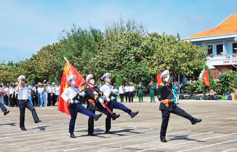 Lễ chào cờ đặc biệt trên đảo Trường Sa: Khẳng định vững chắc chủ quyền bất khả xâm phạm của Tổ quốc