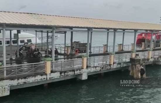 tau pha van chua hoat dong gan 12000 du khach mac ket tai phu quoc va cac dao
