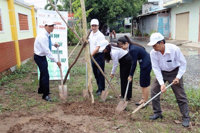 Chính thức khởi động chương trình “Toyota chung tay xanh hóa học đường”