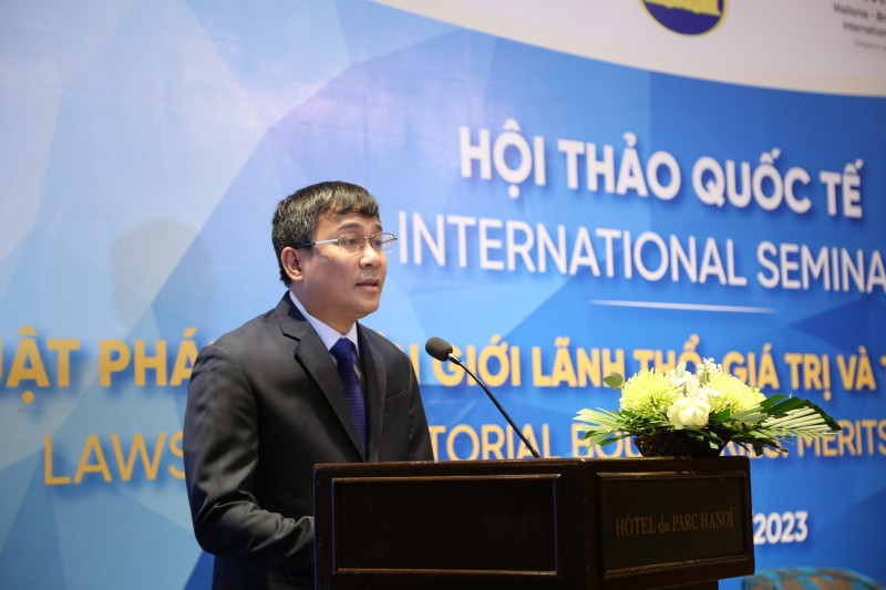 Thứ trưởng Thường trực Nguyễn Minh Vũ phát biểu tại Hội thảo