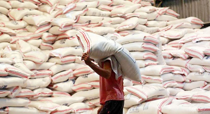 Philippines đề xuất cắt giảm thuế gạo để kiềm chế giá bán lẻ