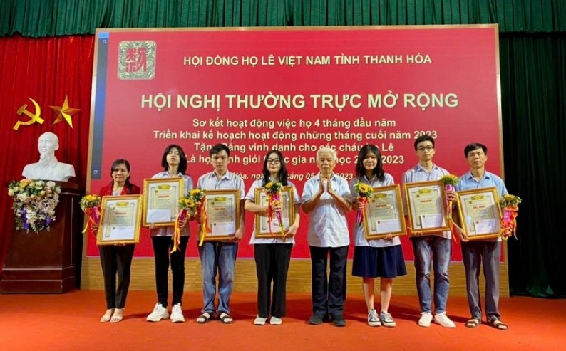 Dòng họ Lê Việt Nam gây quỹ hàng chục tỷ đồng cho khuyến học khuyến tài