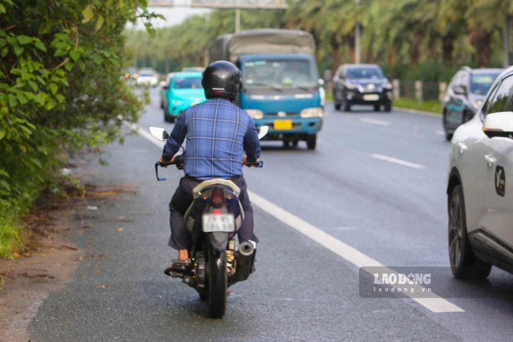 Thậm chí là đi ngược chiều trên đường cấm.