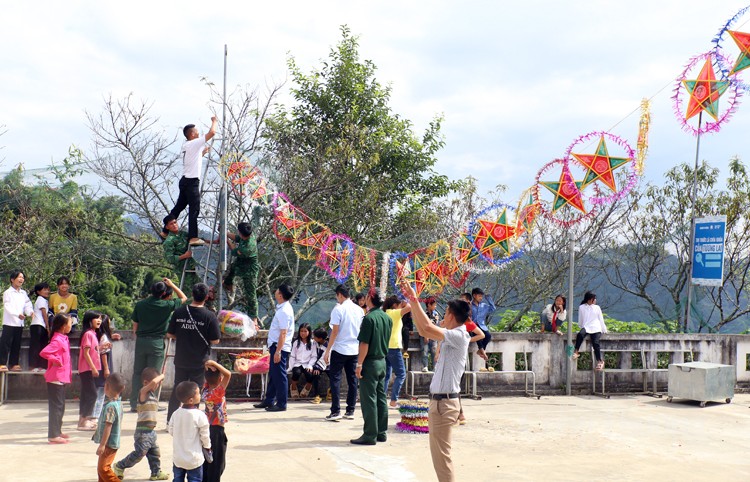 Đêm hội “Trăng thu biên cương” tại xã Mồ Sì San