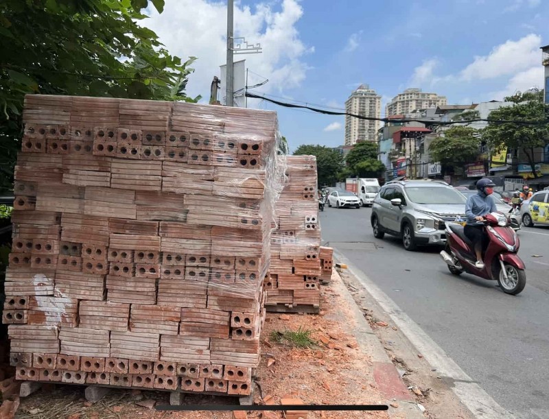 Vỉa hè, lòng đường Hà Nội vẫn "đâu vào đấy" sau nhiều đợt ra quân xử lý Vỉa hè, lòng đường Hà Nội vẫn "đâu vào đấy" sau nhiều đợt ra quân xử lý