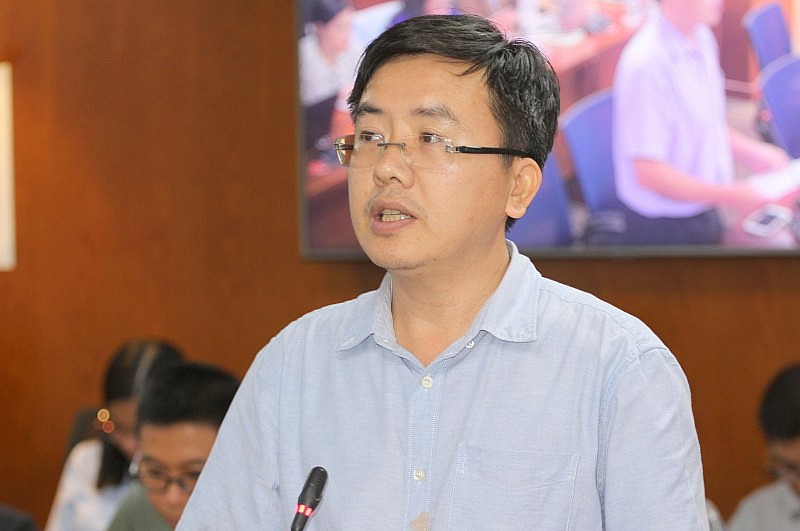 TP. Hồ Chí Minh quản lý việc cấp phép, thu phí sử dụng tạm thời lòng đường như thế nào?