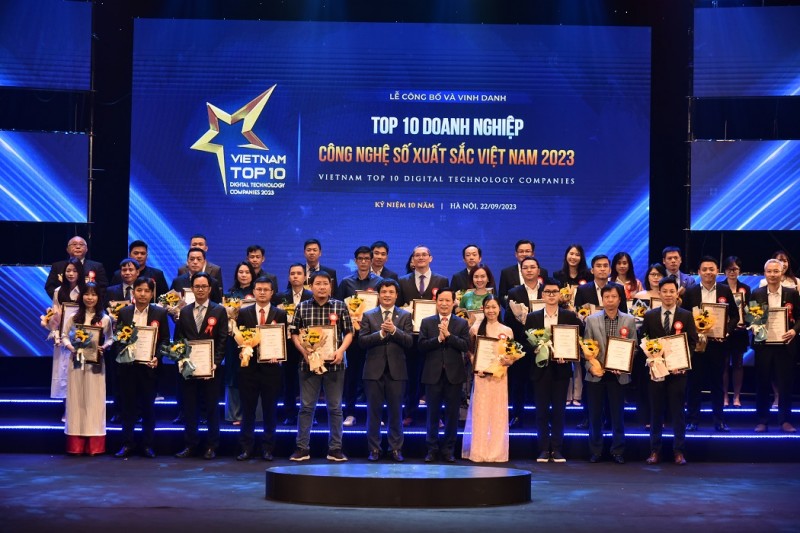 Vinh danh TOP 10 Doanh nghiệp Công nghệ số xuất sắc Việt Nam 2023