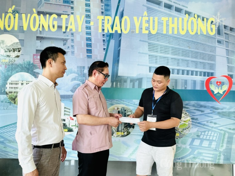 Tổ chức lễ tiễn ra viện cho 11 người bệnh là nạn nhân vụ cháy chung cư mini quận Thanh Xuân