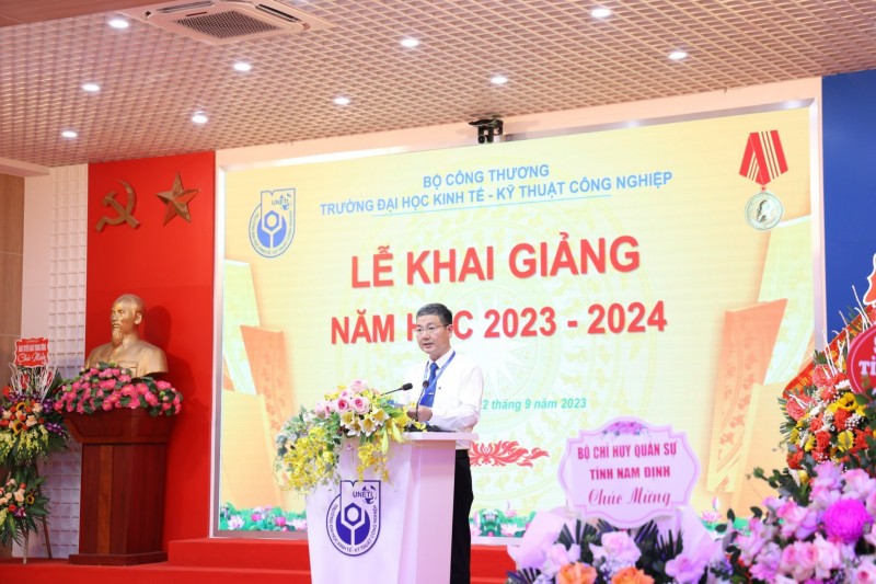 Trường Đại học Kinh tế - Kỹ thuật Công nghiệp tổ chức Lễ khai giảng năm học 2023