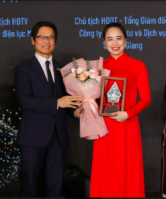 Chủ tịch HĐTV EVNNPC Đỗ Nguyệt Ánh - Nữ Doanh nhân ASEAN tiêu biểu năm 2023