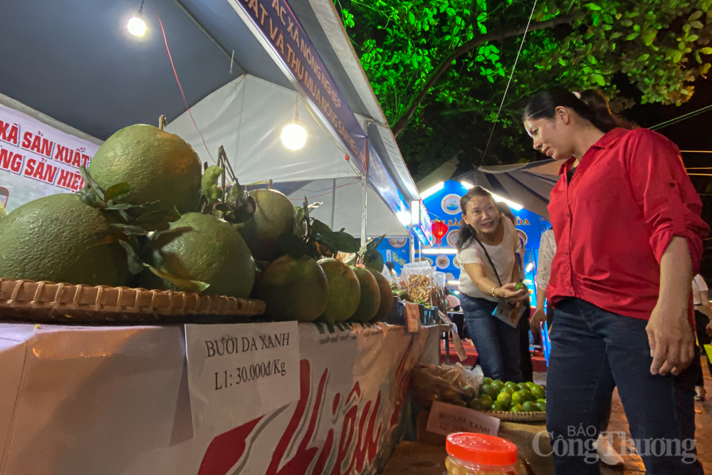 Khánh Hòa mở phiên chợ đêm ở công viên