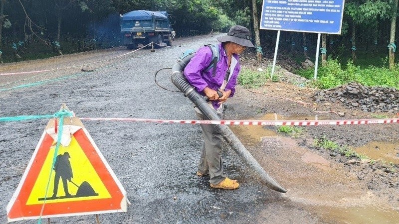 Vụ thảm nhựa đường Sông Nhạn – Dầu Giây khi trời mưa: Các bên liên quan nói gì?