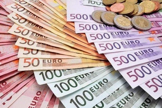 Tỷ giá Euro hôm nay 30/1/2024: Đồng Euro tiếp tục suy yếu, VCB giảm 93,07 VND/EUR chiều bán