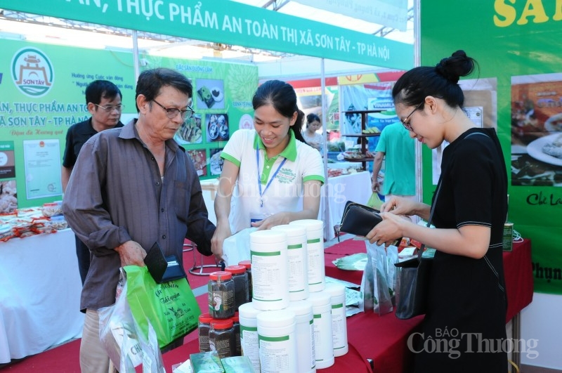 Họp Tổ Điều hành thị trường trong nước thường kỳ tháng 9: Chuẩn bị sẵn sàng nguồn cung cho hàng hoá Tết