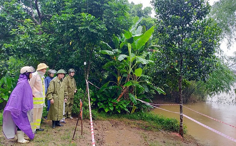 Công an Thanh Hóa triển khai lực lượng giúp dân ứng phó với mưa lũ