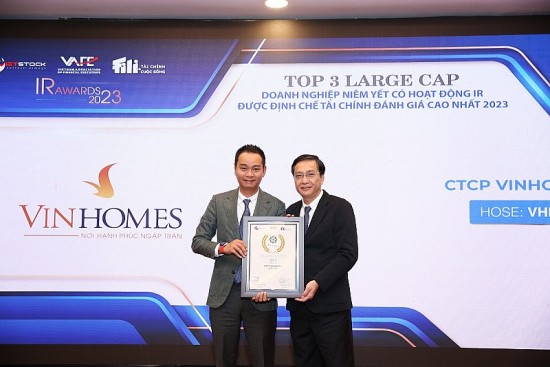 Vinhomes được vinh danh Top 3 doanh nghiệp niêm yết có hoạt động quan hệ nhà đầu tư tốt nhất năm 2023