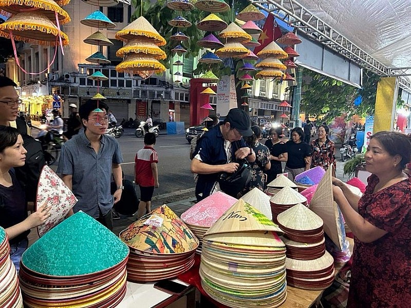 Chính thức khai mạc Festival Thu Hà Nội 2023 - “Thu Hà Nội - Đến để yêu”