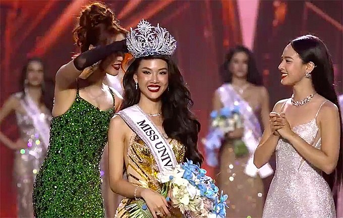 Bùi Quỳnh Hoa đăng quang Miss Universe Vietnam 2023