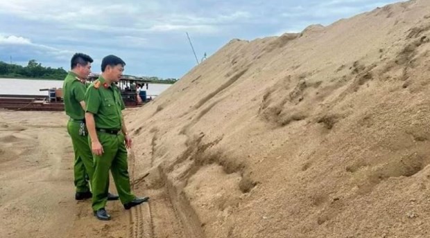 Quảng Bình: Phát hiện cơ sở khai thác trái phép gần 2000m3 cát | Pháp luật | Vietnam+ (VietnamPlus)